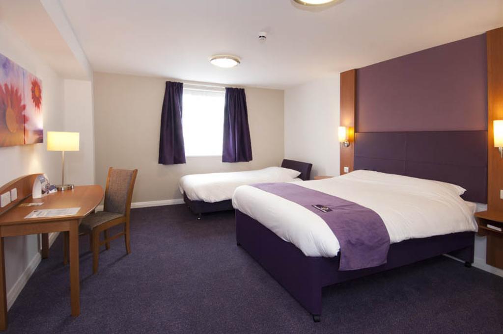 Premier Inn Glenrothes Ngoại thất bức ảnh