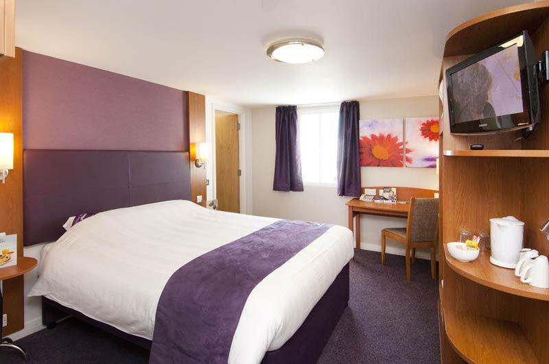 Premier Inn Glenrothes Ngoại thất bức ảnh